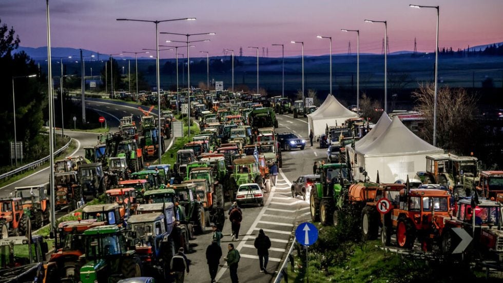 Μπλόκο αγροτών της Νίκαιας, στη Λάρισα